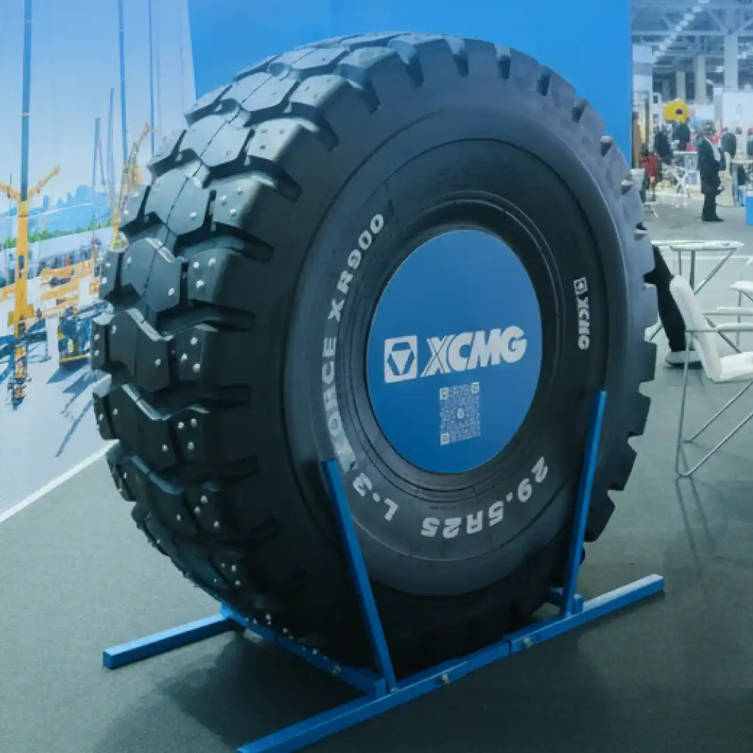 XCMG представил шипованную шину XR900 для фронтальных погрузчиков